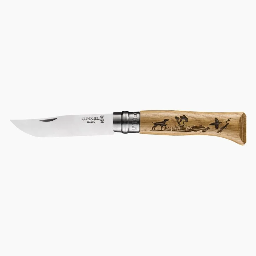 Opinel n°8 gravure chien - Manche en chêne et lame en inox — vue 1